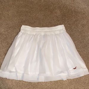 Hollister small white flowy skirt